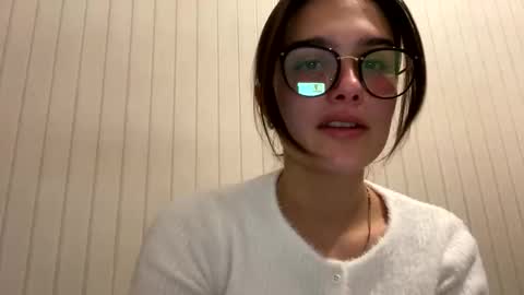 Snapshot of irisss31 chatting on December 3, 7:06 pm irisss31 online show from December 3, 7:06 pm