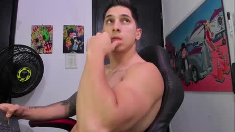 Snapshot of ironflex1 chatting on December 27, 11:21 pm Jake online show from December 27, 11:21 pm