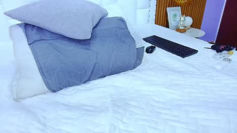 Sandy  online show from January 26, 6:06 pm