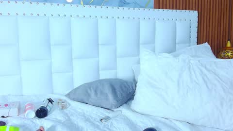 Sandy  online show from February 12, 3:16 pm