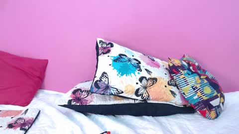 Sandy  online show from February 3, 12:04 am