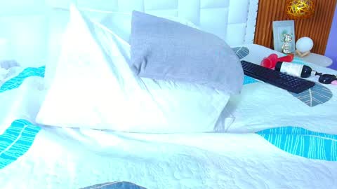 Sandy  online show from January 30, 3:19 pm