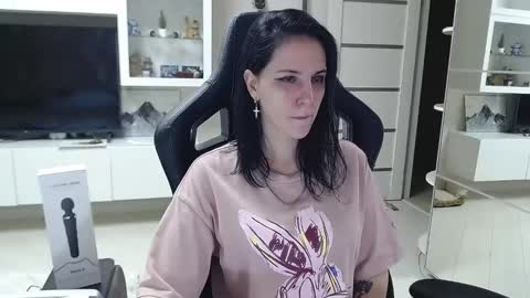 Snapshot of irwi_tomboy chatting on December 3, 3:50 pm Irwi Tomboy online show from December 3, 3:50 pm