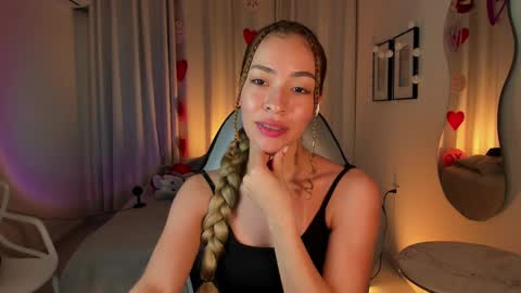 Snapshot of isa_____ chatting on February 27, 3:29 am isa_____ online show from February 27, 3:29 am