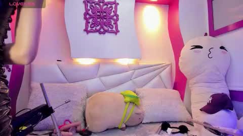 Isa  online show from October 26, 3:44 pm