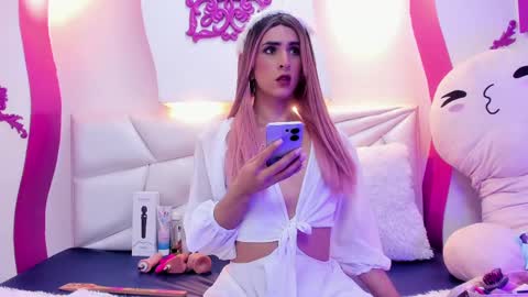 Isa  online show from November 13, 3:53 am