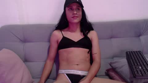Isabella Hall online show from January 11, 10:40 pm