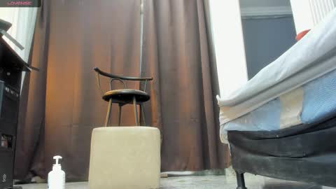 Snapshot of isa_lancaster chatting on March 9, 10:41 pm Isa Lancaster online show from March 9, 10:41 pm
