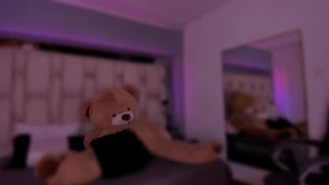 Isa  online show from November 29, 9:44 pm