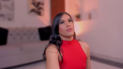 Isa  online show from November 17, 9:28 pm