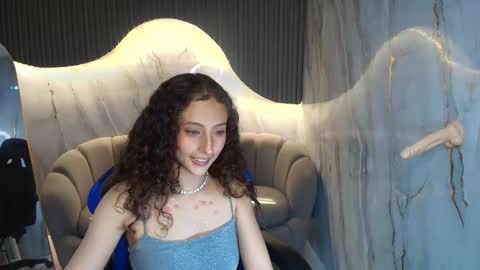 Snapshot of isa_r chatting on September 18, 3:32 am isa_r online show from September 18, 3:32 am