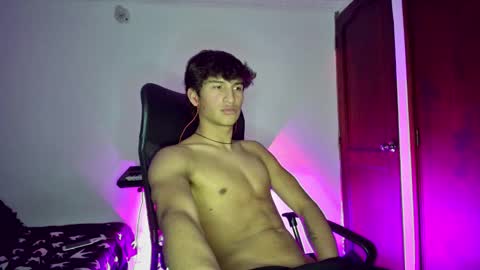 Snapshot of isaac__efx chatting on February 1, 4:14 am isaac online show from February 1, 4:14 am