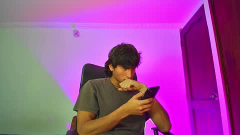 Snapshot of isaac__efx chatting on September 19, 12:26 am isaac online show from September 19, 12:26 am