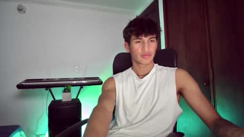 Snapshot of isaac__efx chatting on January 5, 4:04 am isaac online show from January 5, 4:04 am