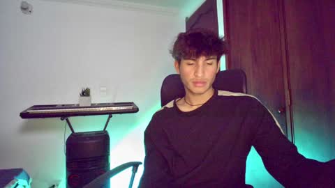 Snapshot of isaac__efx chatting on January 16, 1:16 am isaac online show from January 16, 1:16 am