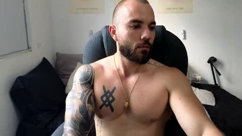 Isaac carter online show from March 29, 9:49 pm