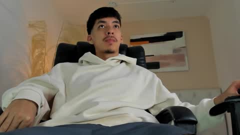 isaac_cryston online show from December 13, 10:38 pm