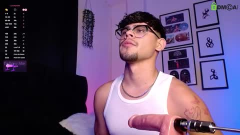 Isaac Saenz. online show from November 23, 12:19 am