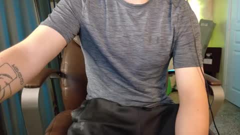 Snapshot of isaac_sheffield chatting on September 17, 10:57 pm isaac online show from September 17, 10:57 pm