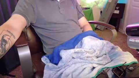 Snapshot of isaac_sheffield chatting on September 13, 3:25 pm isaac online show from September 13, 3:25 pm