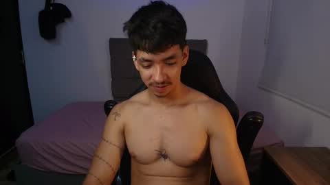 muscle isaac online show from June 3, 10:15 pm