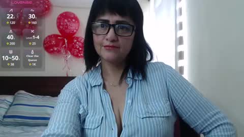 Isabeel Sofia online show from February 19, 6:00 pm