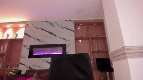 Isabel online show from February 13, 8:17 am