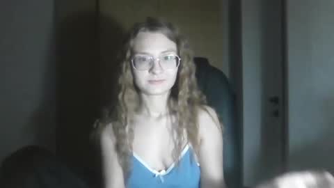 isabel_loveee online show from December 1, 10:30 pm