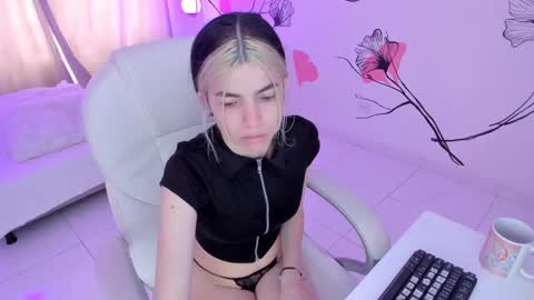 Snapshot of isabela_fiorelli chatting on September 12, 1:46 pm isabela_fiorelli online show from September 12, 1:46 pm