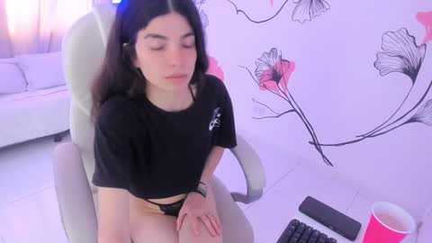 Snapshot of isabela_fiorelli chatting on March 11, 12:39 pm isabela_fiorelli online show from March 11, 12:39 pm