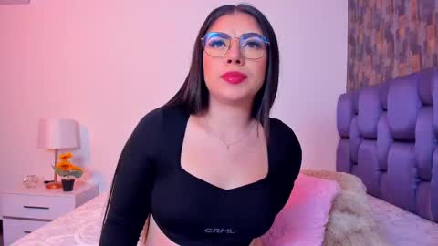 Snapshot of isabelaangell chatting on February 25, 9:48 pm Isabela Angell online show from February 25, 9:48 pm