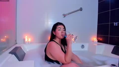 Snapshot of isabelaangell chatting on March 1, 10:42 pm Isabela Angell online show from March 1, 10:42 pm