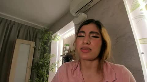 isabelastefano online show from February 19, 3:05 am