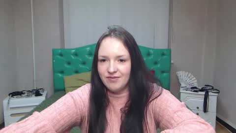 IsabelBlackberry online show from December 6, 4:33 pm