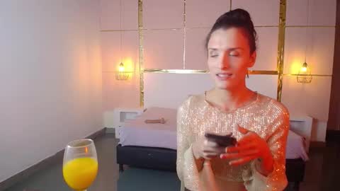IsabelFernandez online show from October 10, 5:35 am