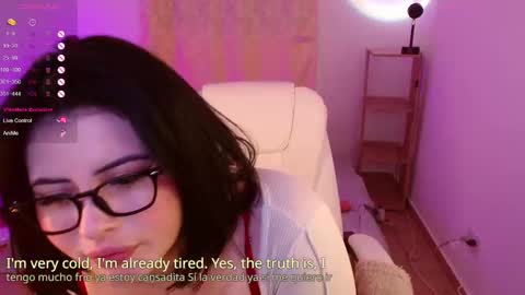 Snapshot of isabella_669 chatting on January 18, 9:24 am isabella online show from January 18, 9:24 am