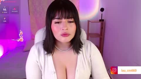 Snapshot of isabella_669 chatting on March 2, 2:08 am isabella online show from March 2, 2:08 am