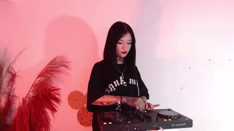 Snapshot of isabella__dark chatting on January 3, 10:29 pm online show from January 3, 10:29 pm