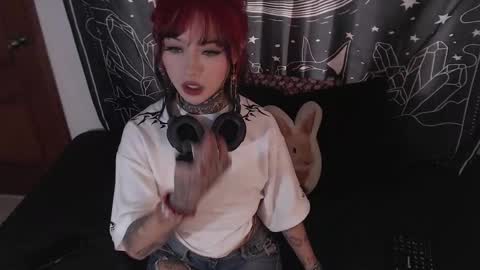 Snapshot of isabella__dark chatting on December 27, 9:22 pm online show from December 27, 9:22 pm