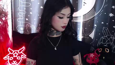 Snapshot of isabella__dark chatting on February 10, 8:42 pm online show from February 10, 8:42 pm
