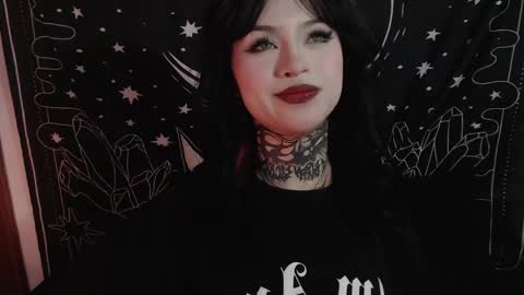 Snapshot of isabella__dark chatting on January 23, 3:16 am online show from January 23, 3:16 am