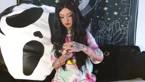    online show from October 20, 9:20 pm