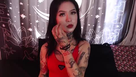 Snapshot of isabella__dark chatting on January 9, 7:40 pm online show from January 9, 7:40 pm