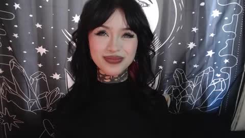 Snapshot of isabella__dark chatting on January 21, 7:28 pm online show from January 21, 7:28 pm