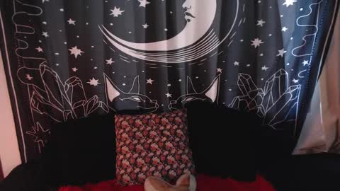 Snapshot of isabella__dark chatting on January 15, 9:20 pm online show from January 15, 9:20 pm