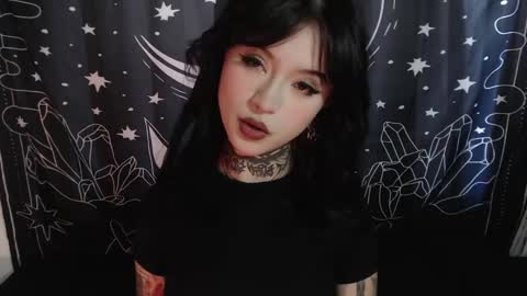 Snapshot of isabella__dark chatting on January 21, 10:30 pm online show from January 21, 10:30 pm
