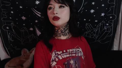 Snapshot of isabella__dark chatting on January 24, 10:51 pm online show from January 24, 10:51 pm