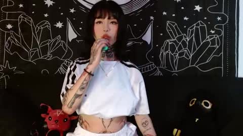    online show from November 9, 4:38 am