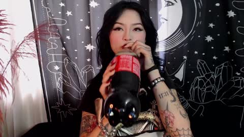 Snapshot of isabella__dark chatting on January 30, 8:21 pm online show from January 30, 8:21 pm