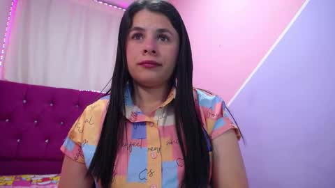 Snapshot of isabella_nice_ chatting on December 12, 1:10 am abby online show from December 12, 1:10 am